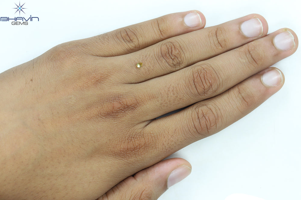 0.11 CT Pear Shape Natural Diamond Orange Color VS2 Clarity (3.82 MM)