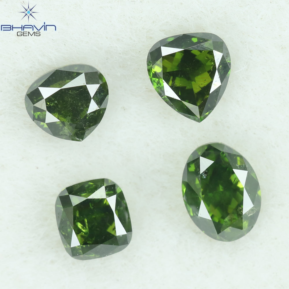 0.67 CT/4 CT Mix Shape Natural Diamond Green Color SI2 Clarity (4.00 MM)