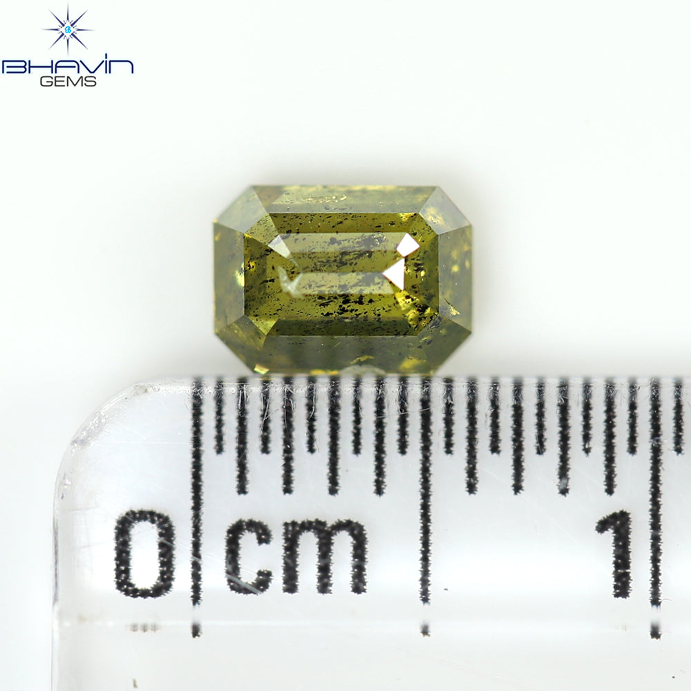 0.69 CT エメラルド シェイプ ナチュラル ダイヤモンド 強化グリーン カラー I1 クラリティ (5.70 MM)