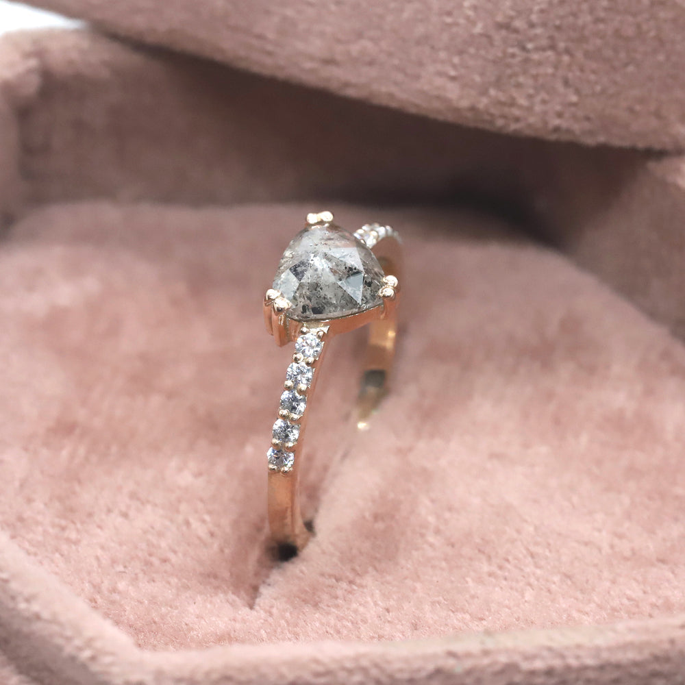 ハートダイヤ ソルト&ペッパーダイヤ 天然ダイヤ 指輪 婚約指輪