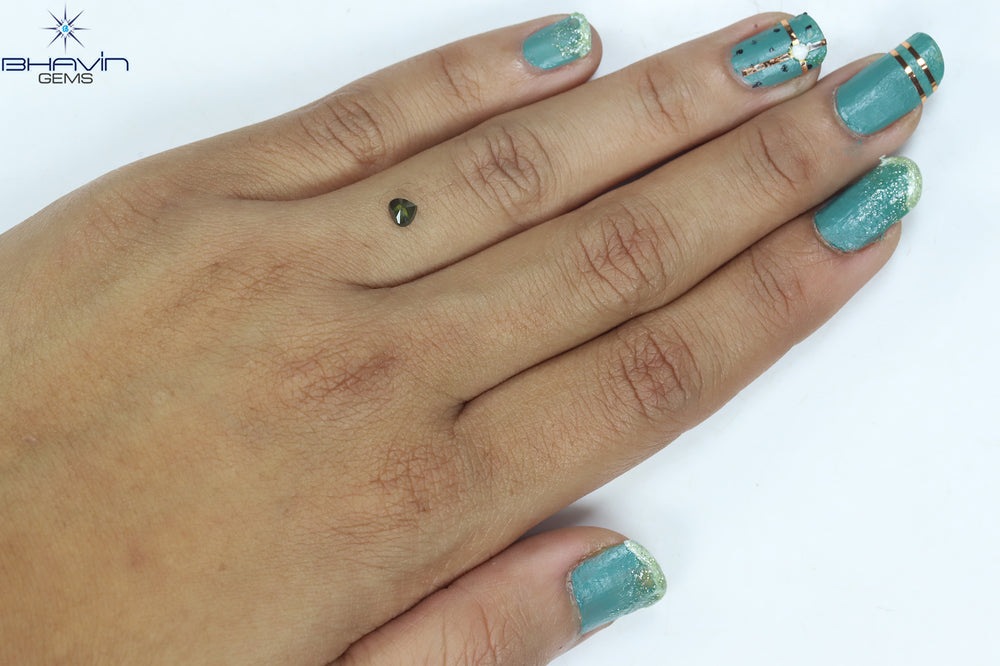 0.28 CT Heart Shape Natural Diamond Green Color I1 Clarity (4.17 MM)