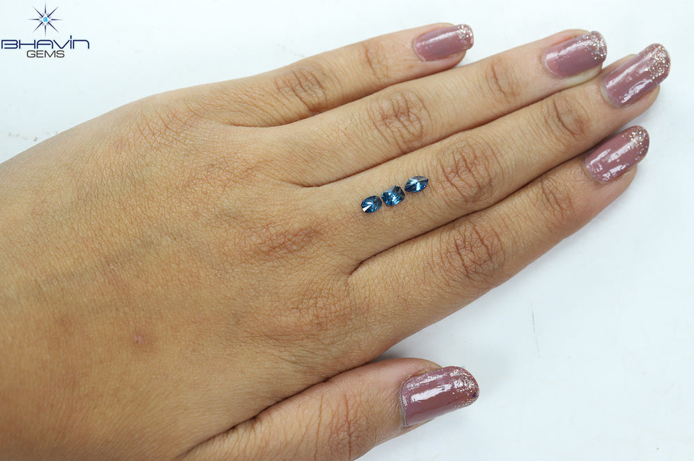 0.67 CT/3 ピース ミックス シェイプ ナチュラル ダイヤモンド ブルー カラー I2 クラリティ (5.77 MM)