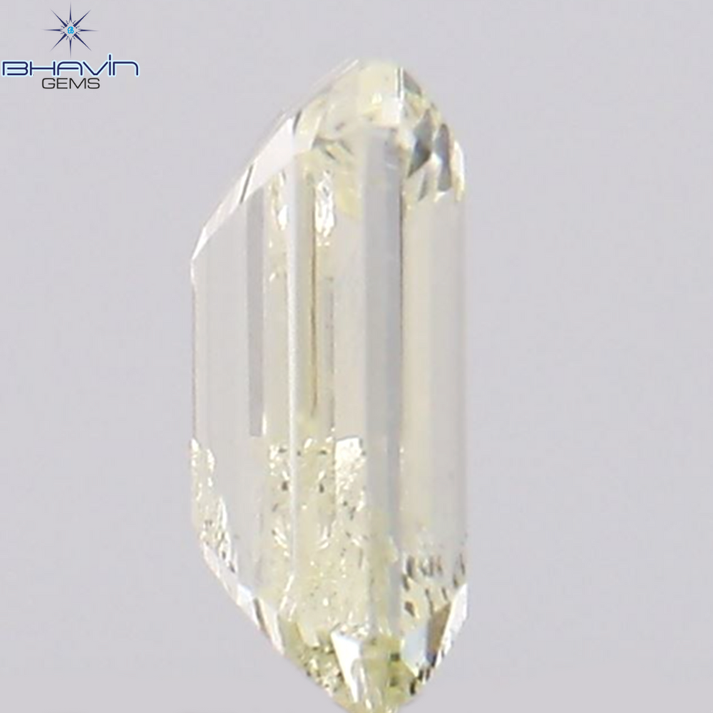 0.31 CT エメラルド シェイプ ナチュラル ダイヤモンド イエロー カラー I1 クラリティ (4.67 MM)