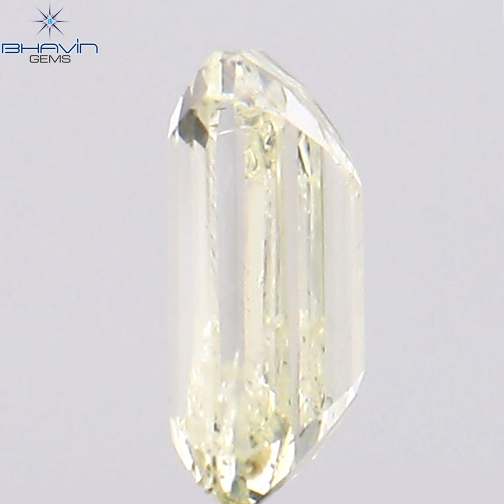 0.31 CT エメラルド シェイプ ナチュラル ダイヤモンド イエロー カラー I1 クラリティ (4.67 MM)