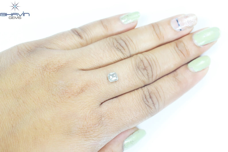 0.86 CT スクエア エメラルド ダイヤモンド ホワイト ダイヤモンド クラリティ I3 (5.65 MM)