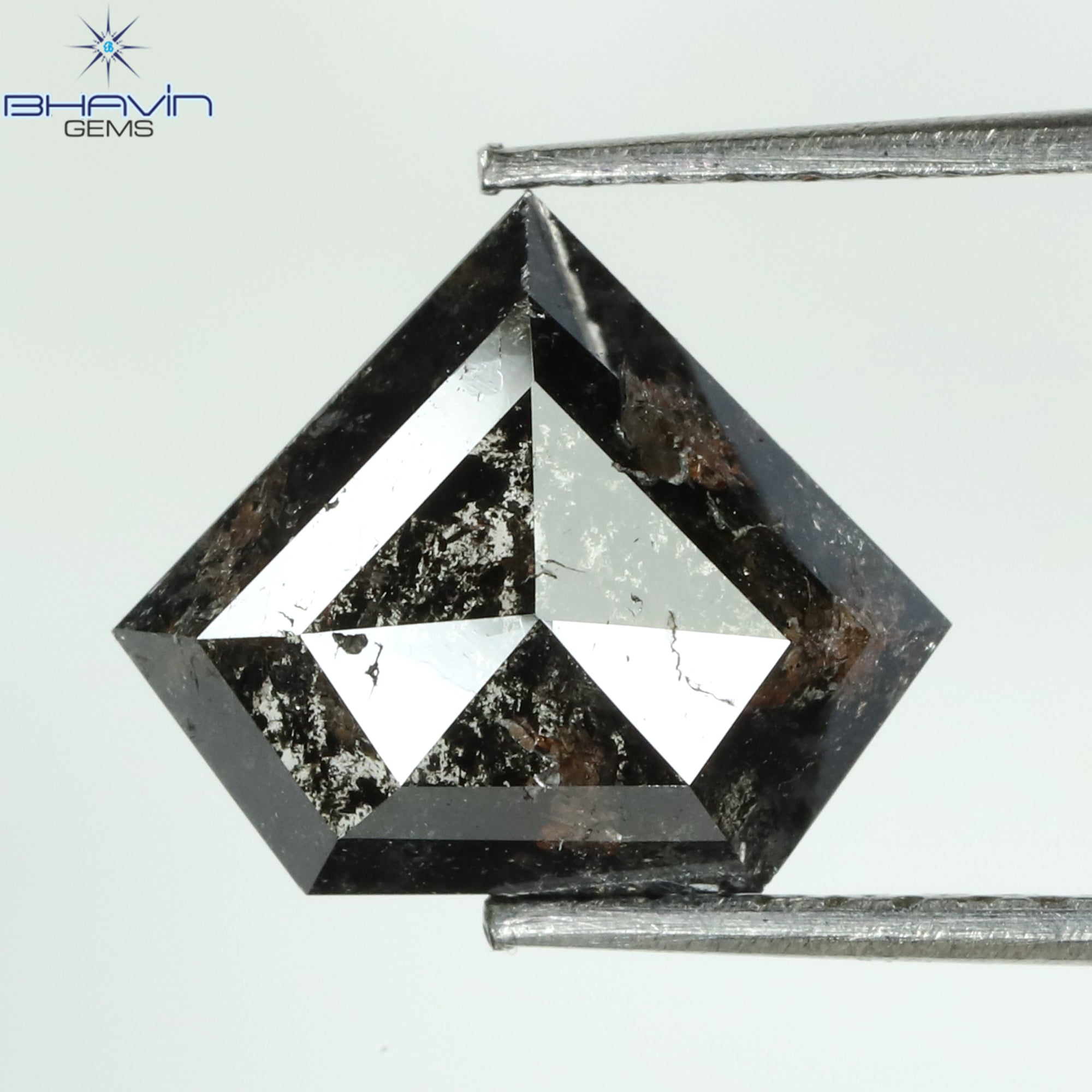 1.06 CT、ペンタゴン シェイプ ナチュラル ルース ダイヤモンド、ブラック グレー (ソルト アンド ペッパー)カラー、クラリティ I3 (7.58 MM)