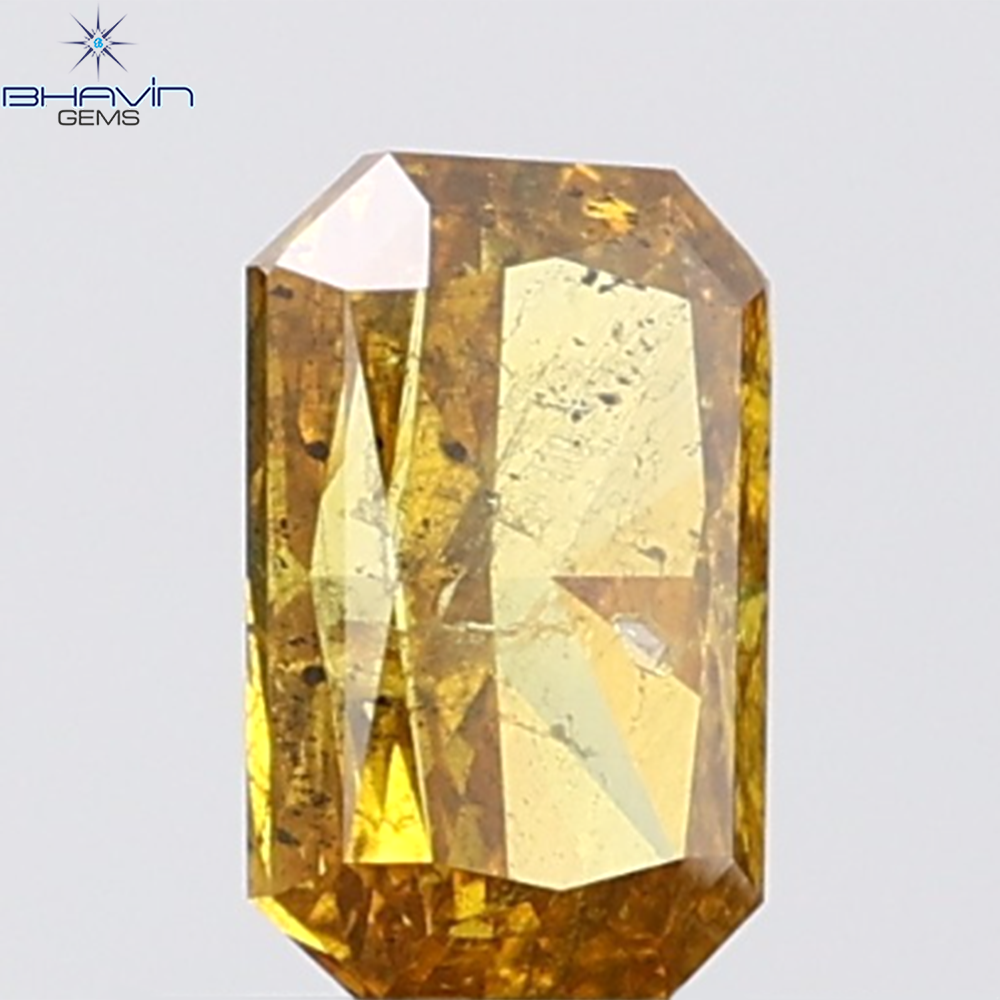 0.12 CT トライアングル シェイプ ナチュラル ダイヤモンド グリーン カラー SI2 クラリティ (3.44 MM)