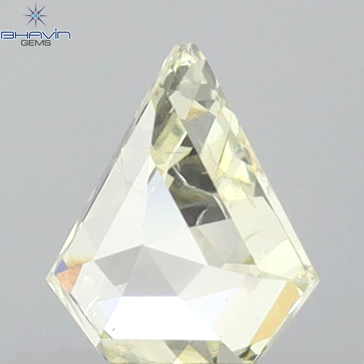 0.12 CT トライアングル シェイプ ナチュラル ダイヤモンド グリーン カラー SI2 クラリティ (3.44 MM)
