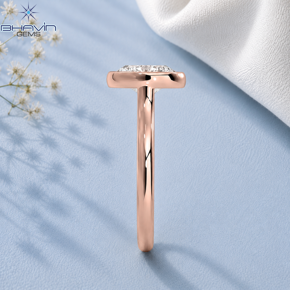 Elegant Oval Cut Solitaire Ring with Sleek Bezel Detail and Timeless Modern Design