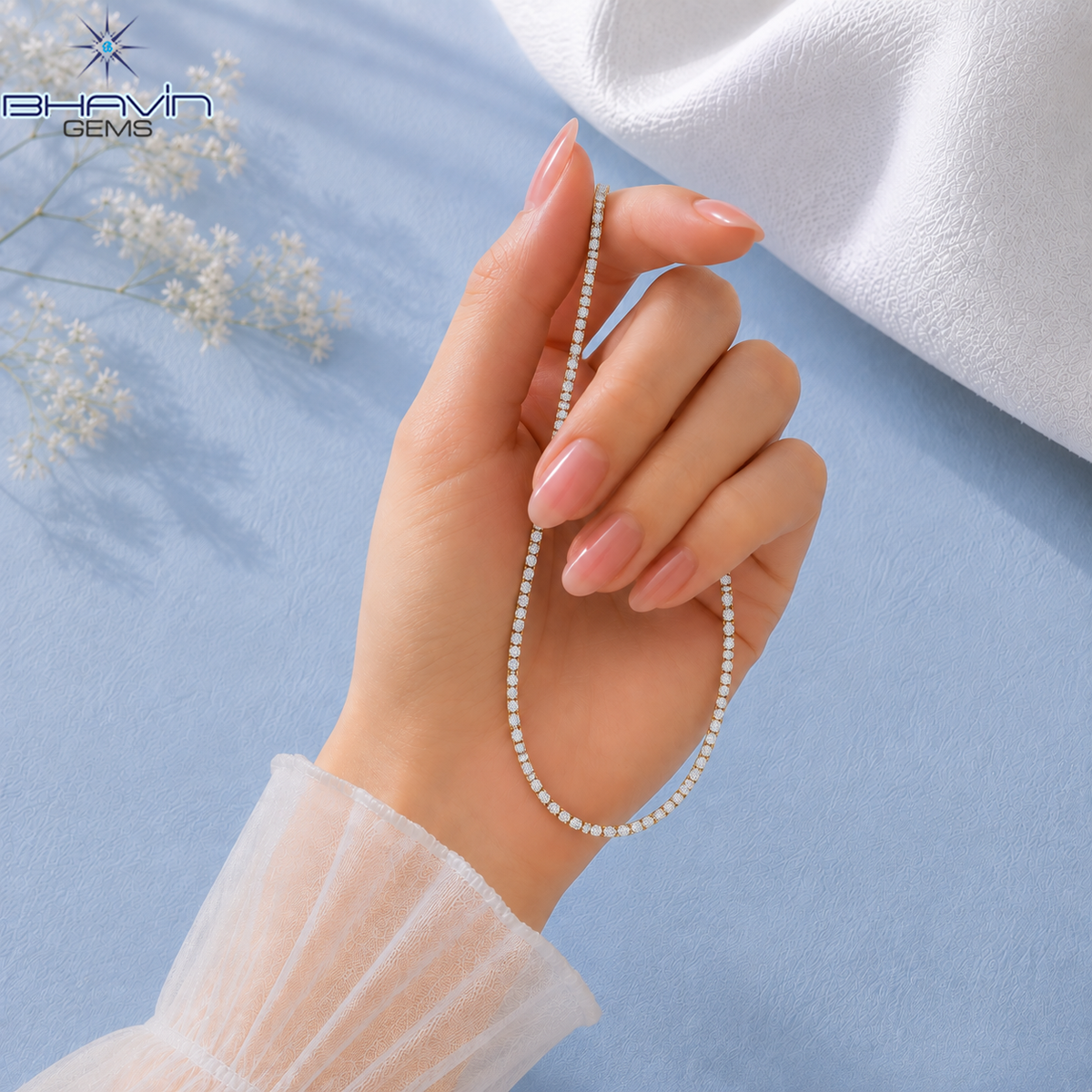 Classic Round Diamond Tennis Necklace with Sleek Continuous Design