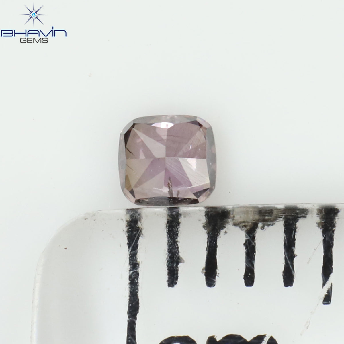 0.09 CT クッションシェイプ 天然ダイヤモンド ピンクカラー SI2 クラリティ (2.42 MM)