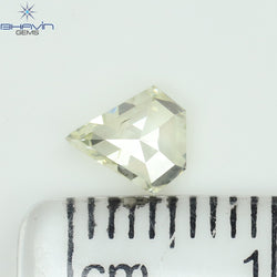 0.12 CT トライアングル シェイプ ナチュラル ダイヤモンド グリーン カラー SI2 クラリティ (3.44 MM)