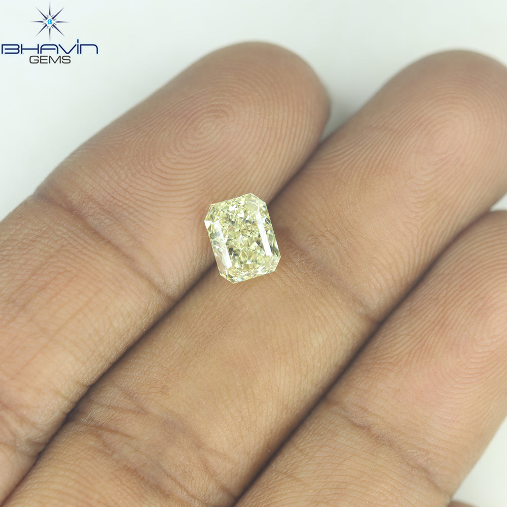 0.58 CT ラディアント シェイプ ナチュラル ダイヤモンド ホワイト カラー SI1 クラリティ (4.79 MM)