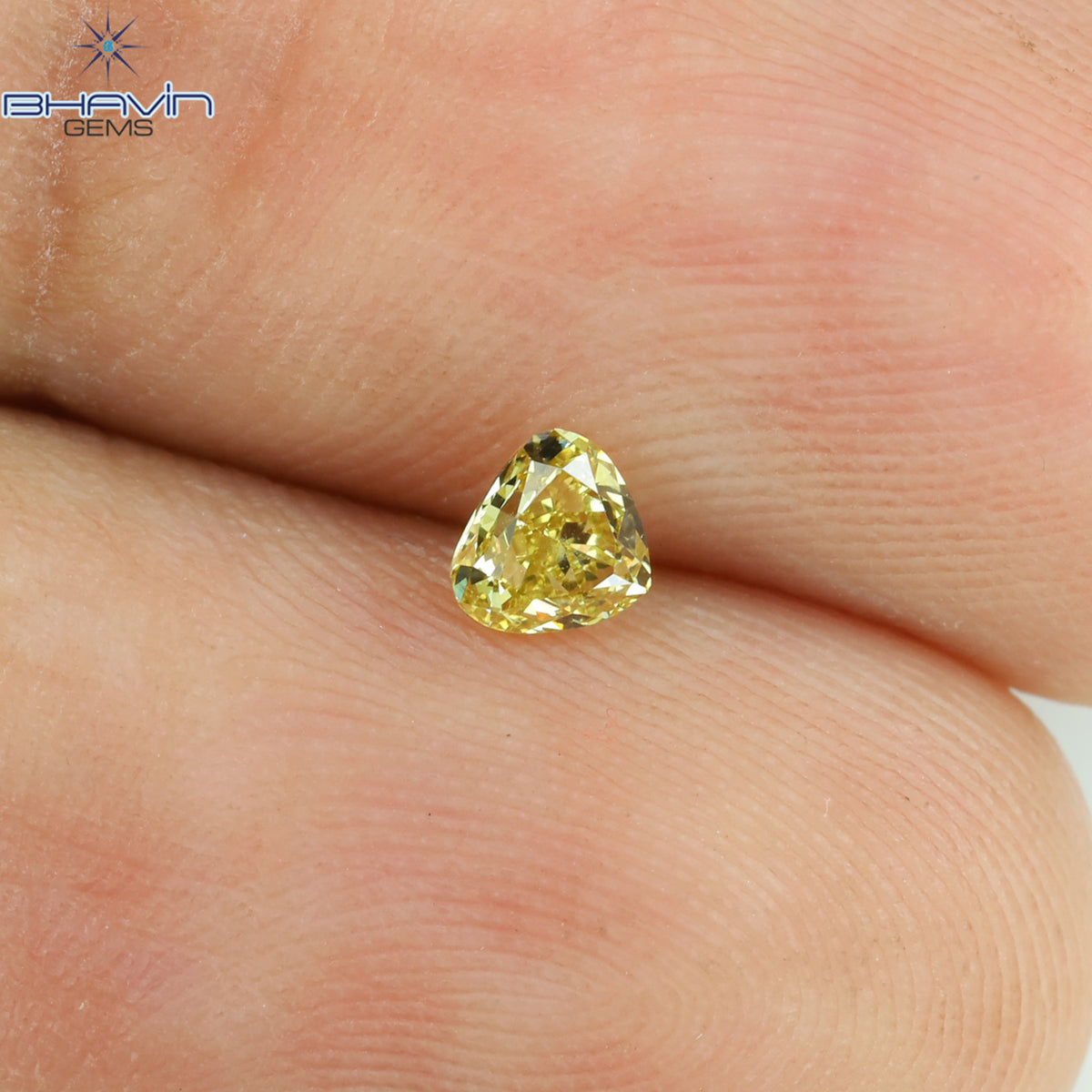 0.15 CT Natural Heart Diamond Green (Chameleon) Color Clarity VS1 (3.53 MM)