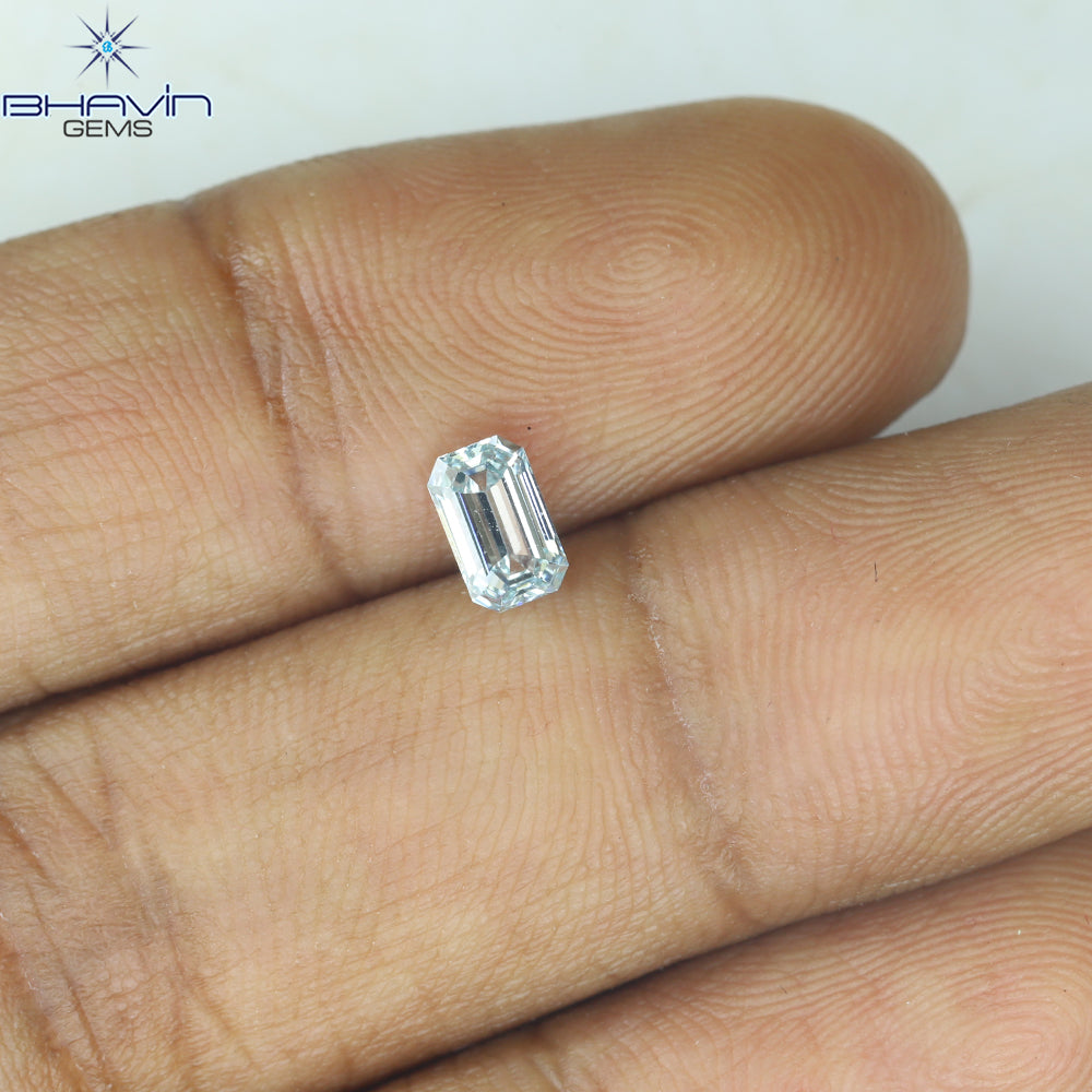 0.38 CT エメラルド シェイプ ナチュラル ダイヤモンド グリーンがかったブルー カラー VS1 クラリティ (4.87 MM)