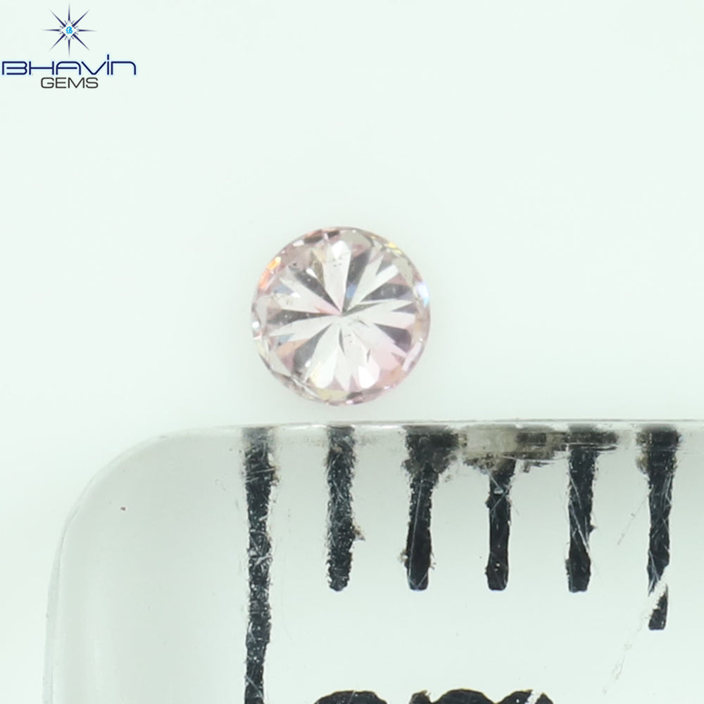 0.05 CT ラウンド シェイプ ナチュラル ダイヤモンド ピンク (アーガイル) カラー SI2 クラリティ (2.36 MM)