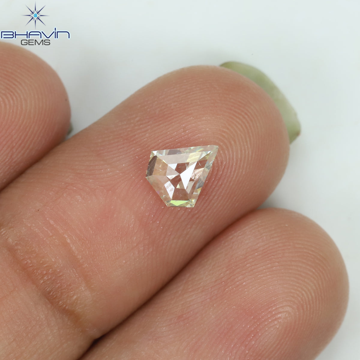 0.12 CT トライアングル シェイプ ナチュラル ダイヤモンド グリーン カラー SI2 クラリティ (3.44 MM)