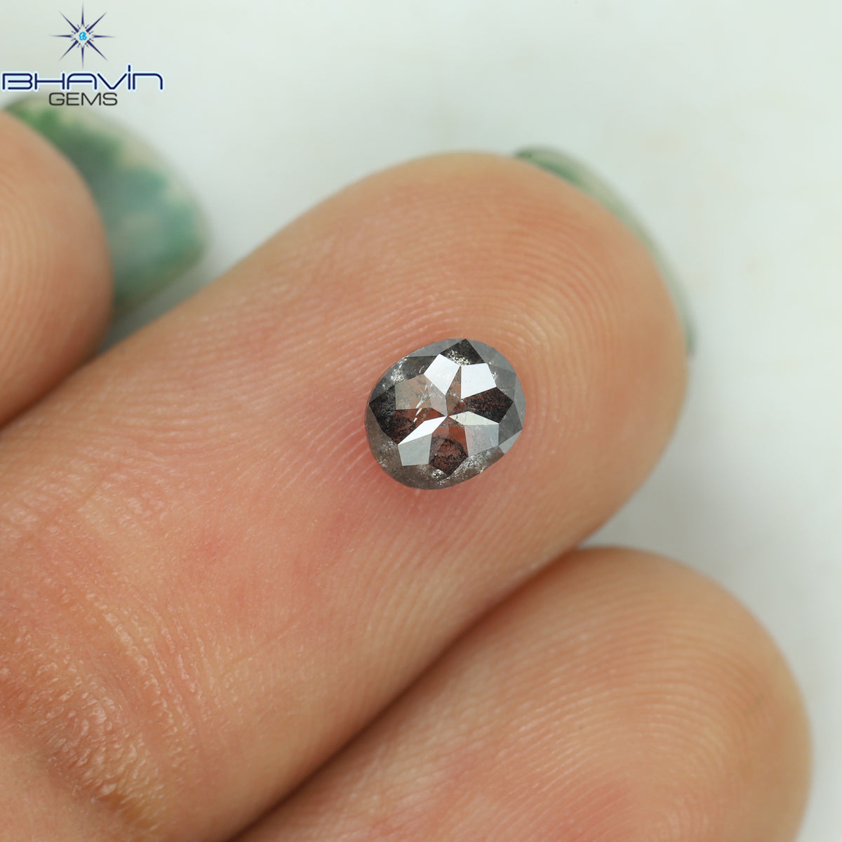 0.36 CT オーバルシェイプ ナチュラル ダイヤモンド ソルト アンド パッパー カラー I3 クラリティ (4.66 MM)