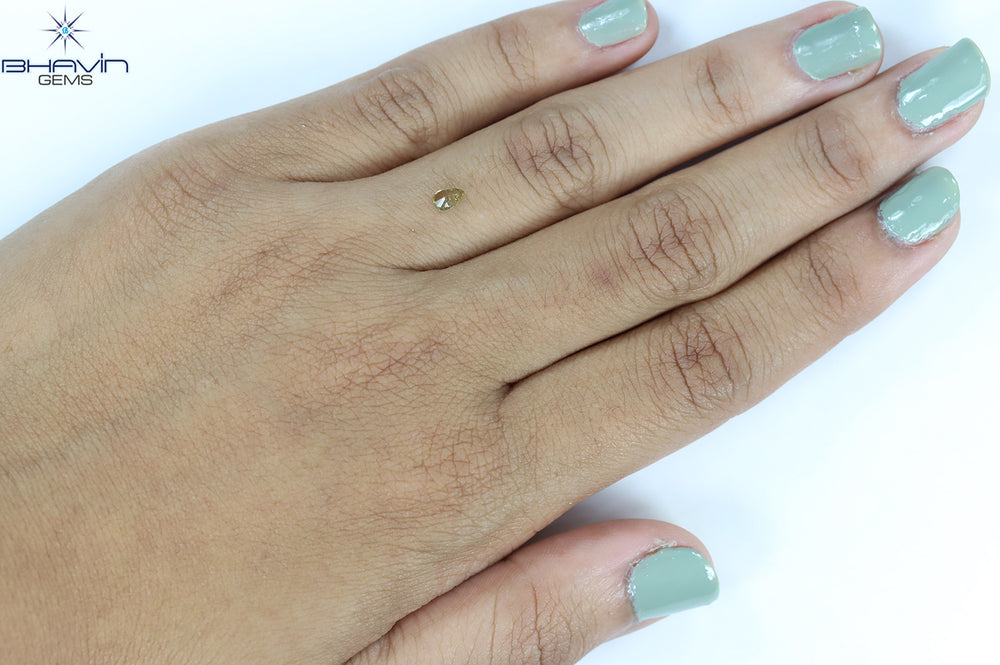 0.17 CT Pear Shape Natural Diamond Green (Chameleon) Color VS2 Clarity (4.14 MM)