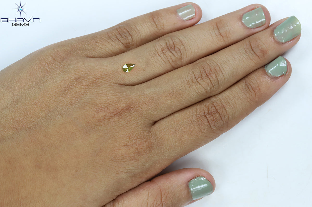 0.23 CT ペアシェイプ ナチュラル ダイヤモンド グリーン カラー I2 クラリティ (6.27 MM)