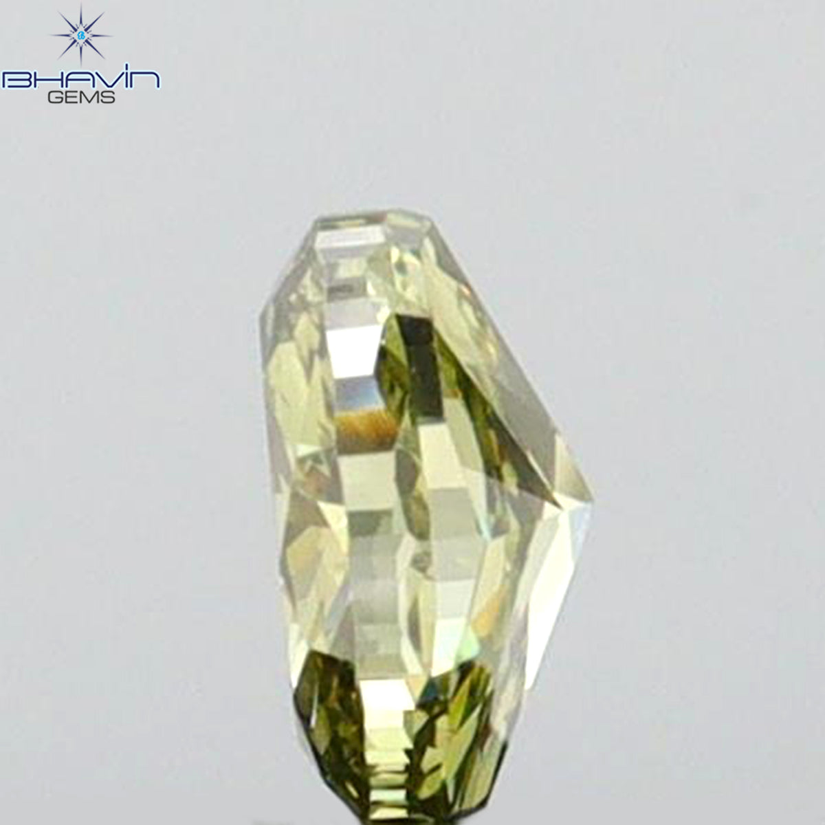 0.18 CT オーバルシェイプ 天然ダイヤモンド グリーン (カメレオン) カラー VS2 クラリティ (3.88 MM)