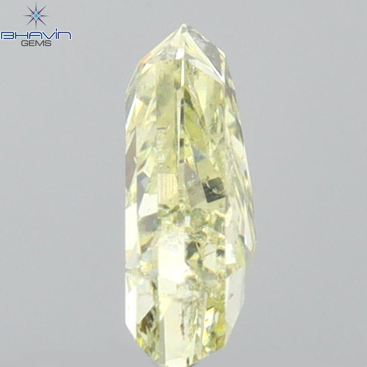 0.12 CT トライアングル シェイプ ナチュラル ダイヤモンド グリーン カラー SI2 クラリティ (3.44 MM)