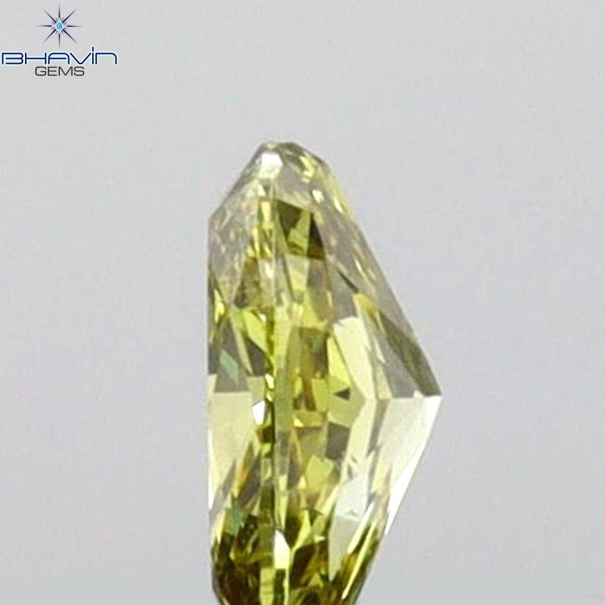 0.18 CT オーバルシェイプ 天然ダイヤモンド グリーンカラー SI1 クラリティ (4.21 MM)