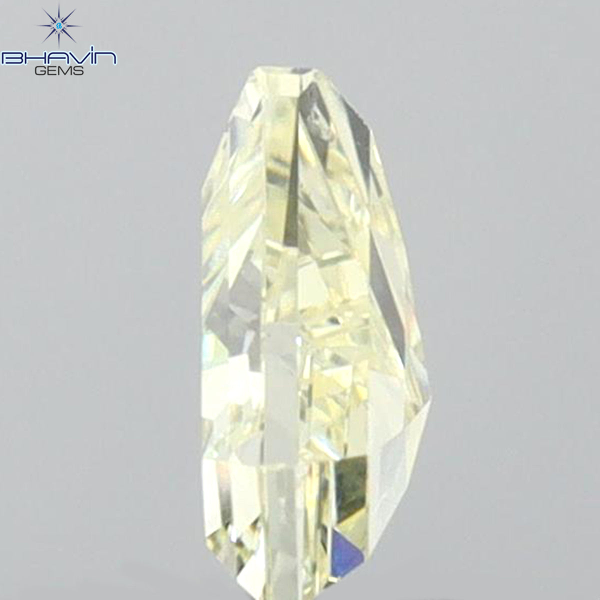 0.12 CT トライアングル シェイプ ナチュラル ダイヤモンド グリーン カラー SI2 クラリティ (3.44 MM)