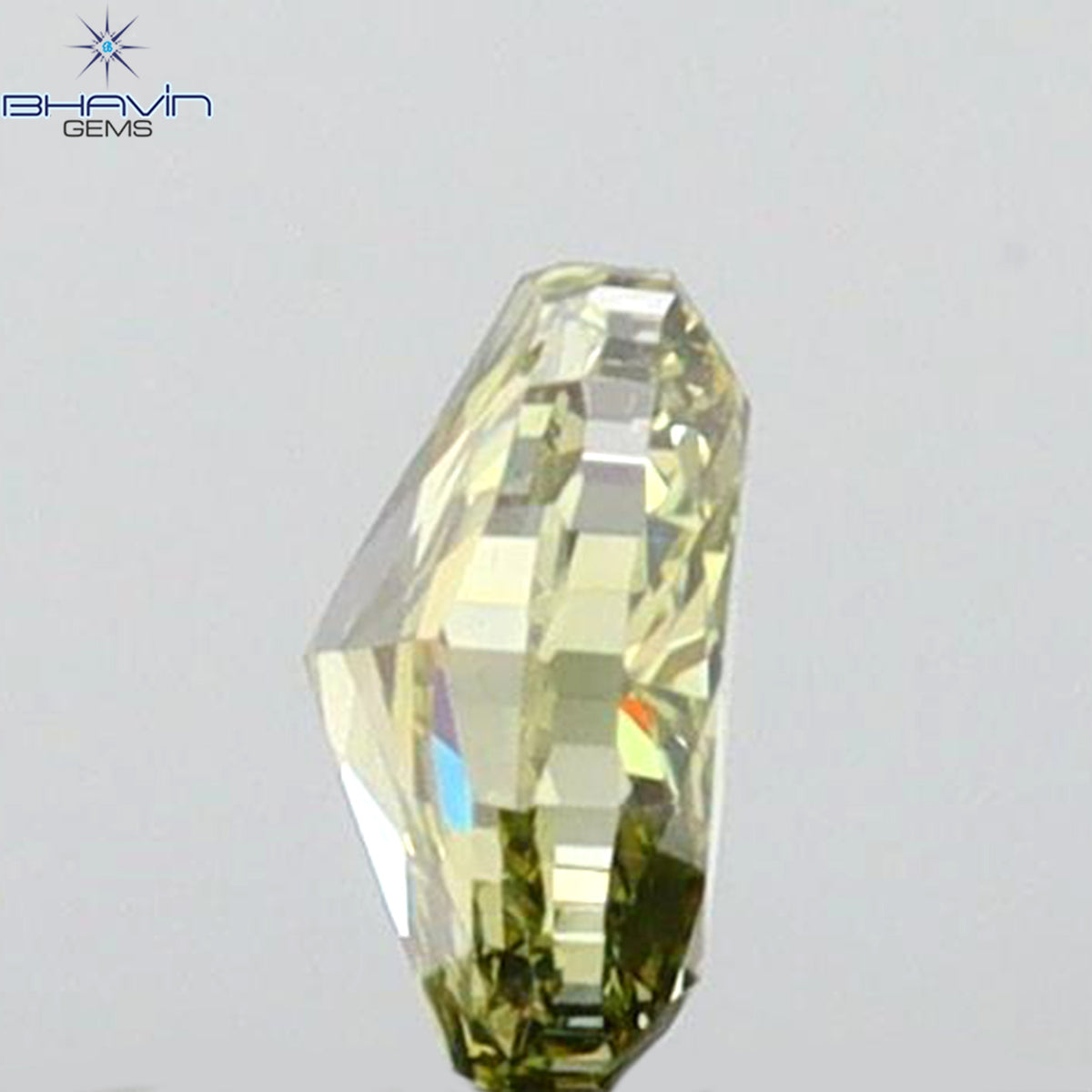 0.18 CT オーバルシェイプ 天然ダイヤモンド グリーン (カメレオン) カラー VS2 クラリティ (3.88 MM)