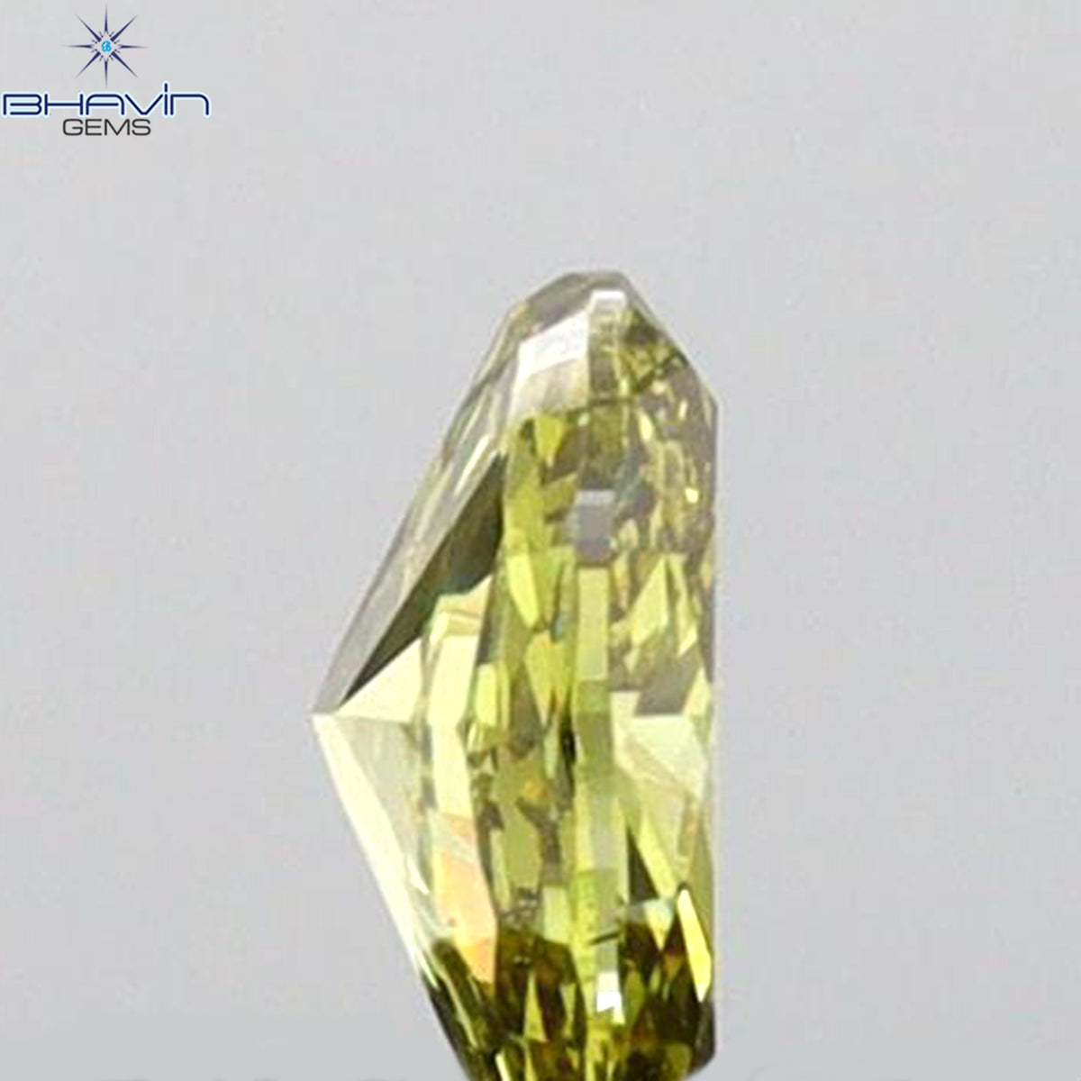 0.18 CT オーバルシェイプ 天然ダイヤモンド グリーンカラー SI1 クラリティ (4.21 MM)