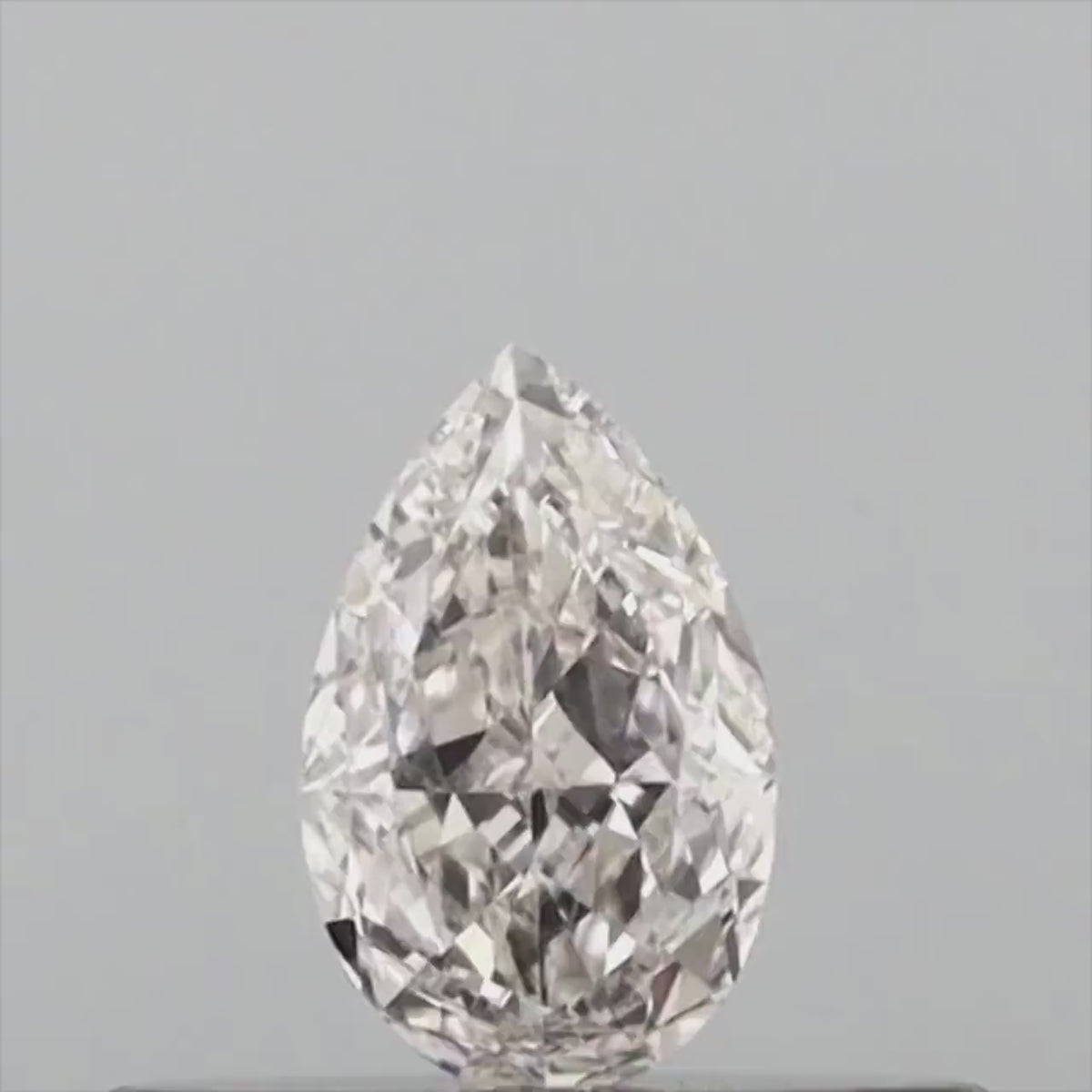 0.23 CT ペアシェイプ 天然ダイヤモンド ピンクカラー VS1 クラリティ (4.98 MM)