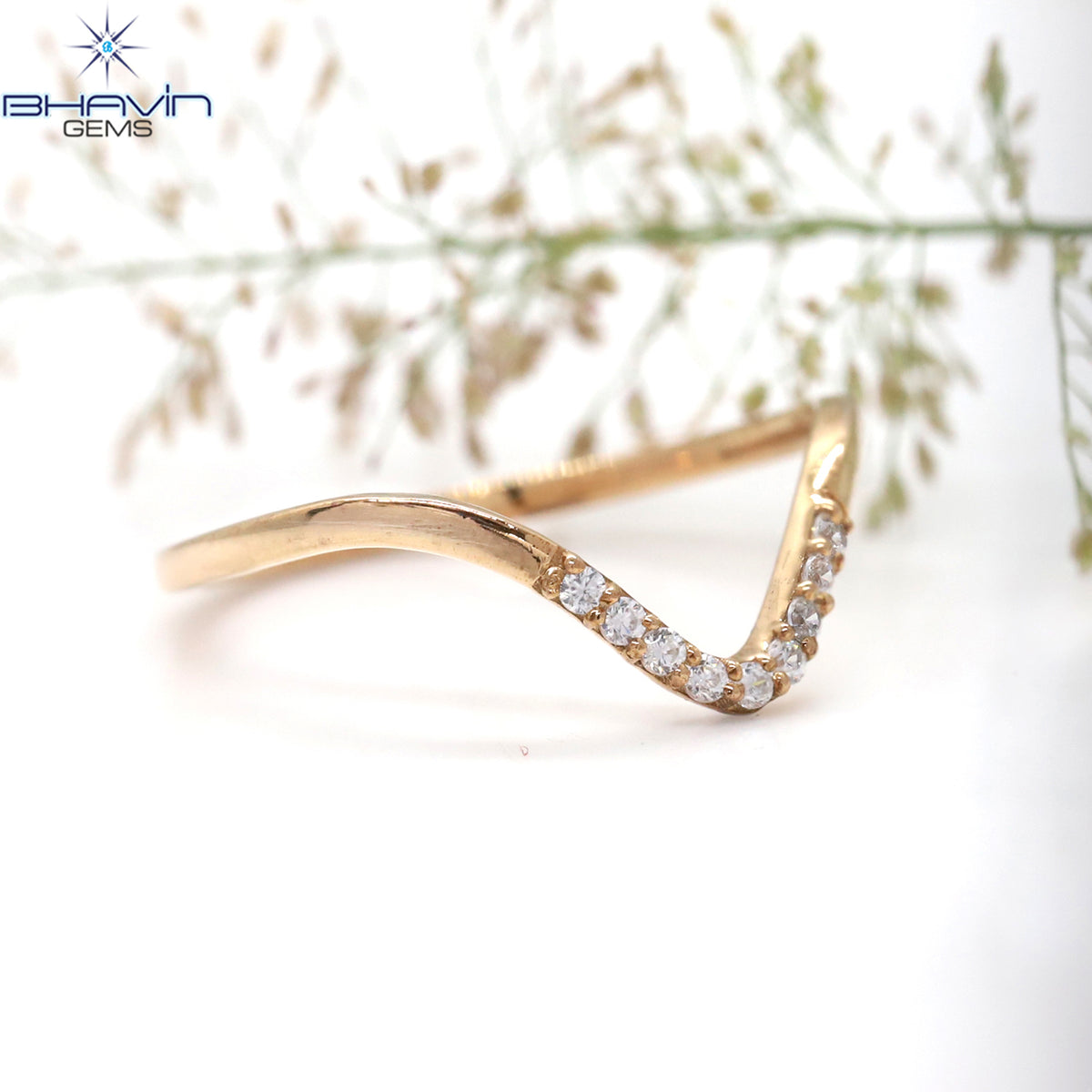 Minimalist V-Curve Natural Round Diamond Ring