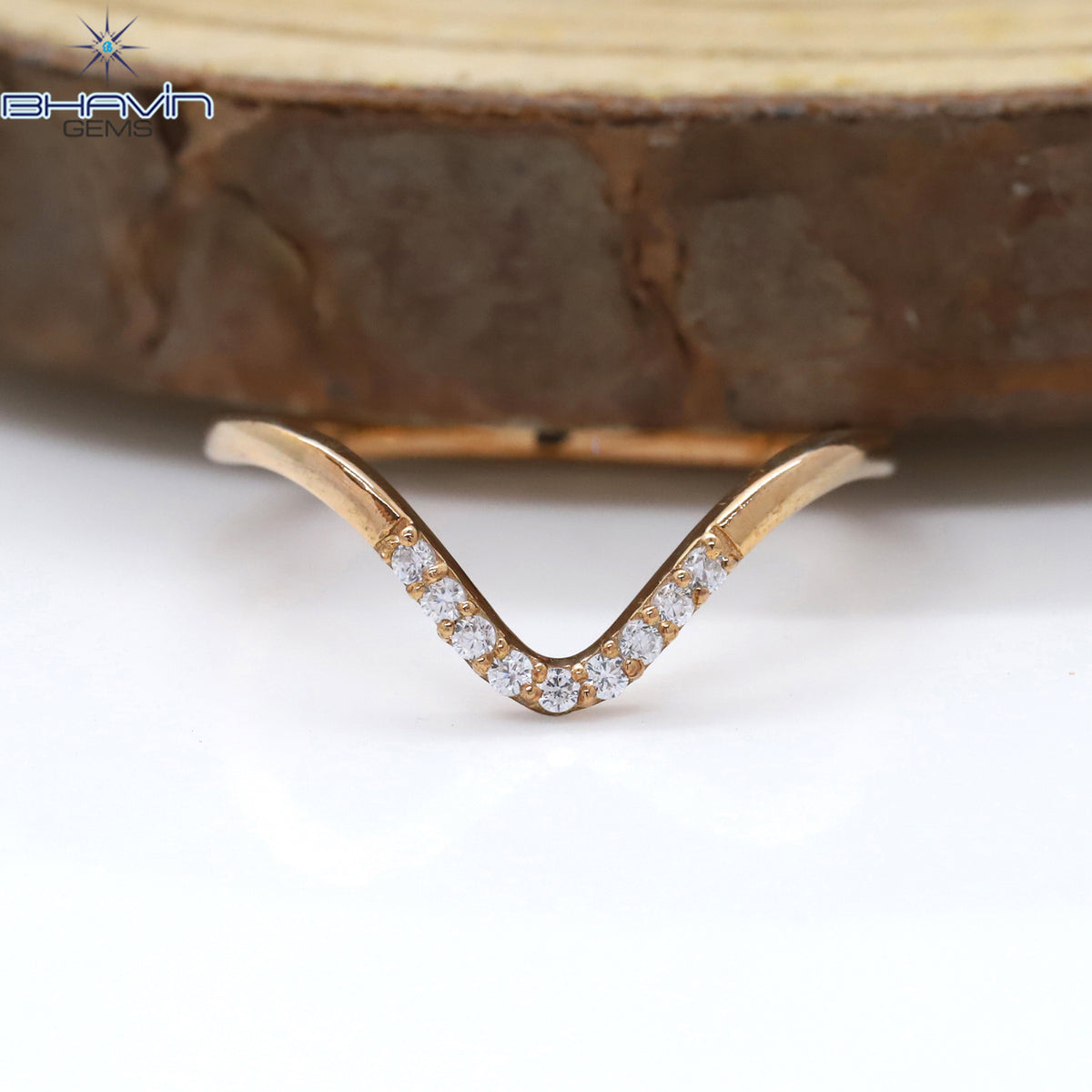 Minimalist V-Curve Natural Round Diamond Ring
