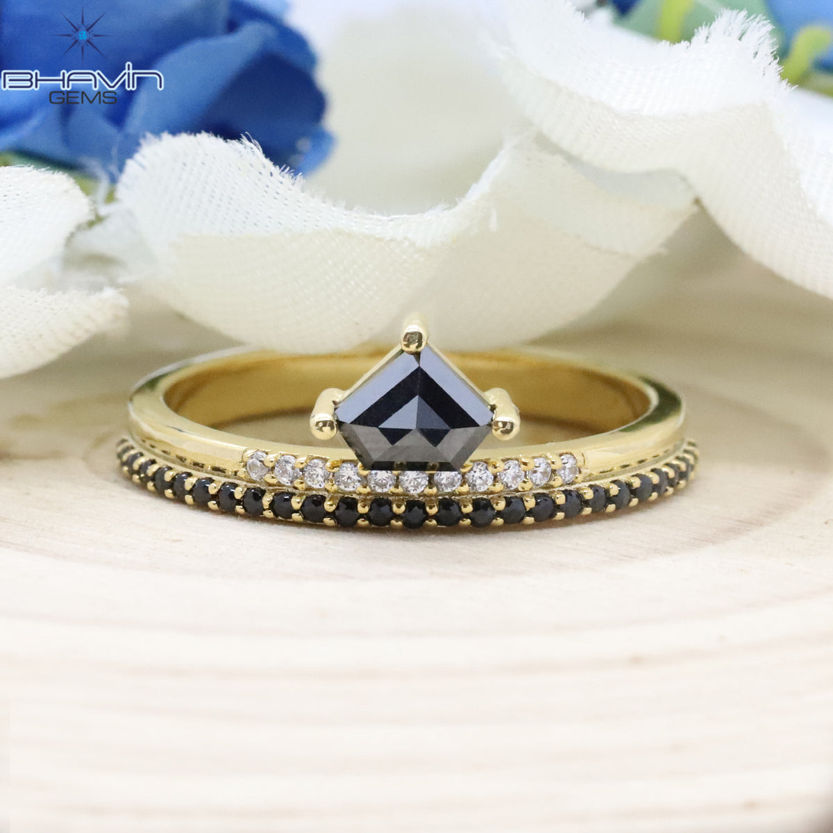 Natural Pentagon Shape Diamond Ring Set with Matching Band