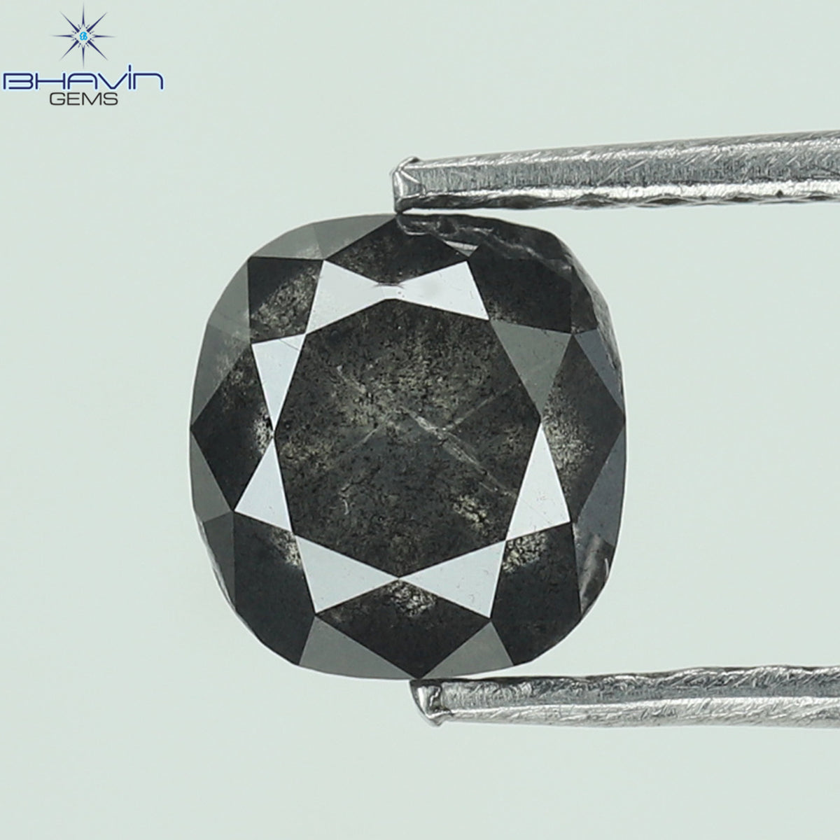 1.11 CT クッション シェイプ ソルト アンド ペッパー カラー ダイヤモンド クラリティ I3 (5.59 MM)