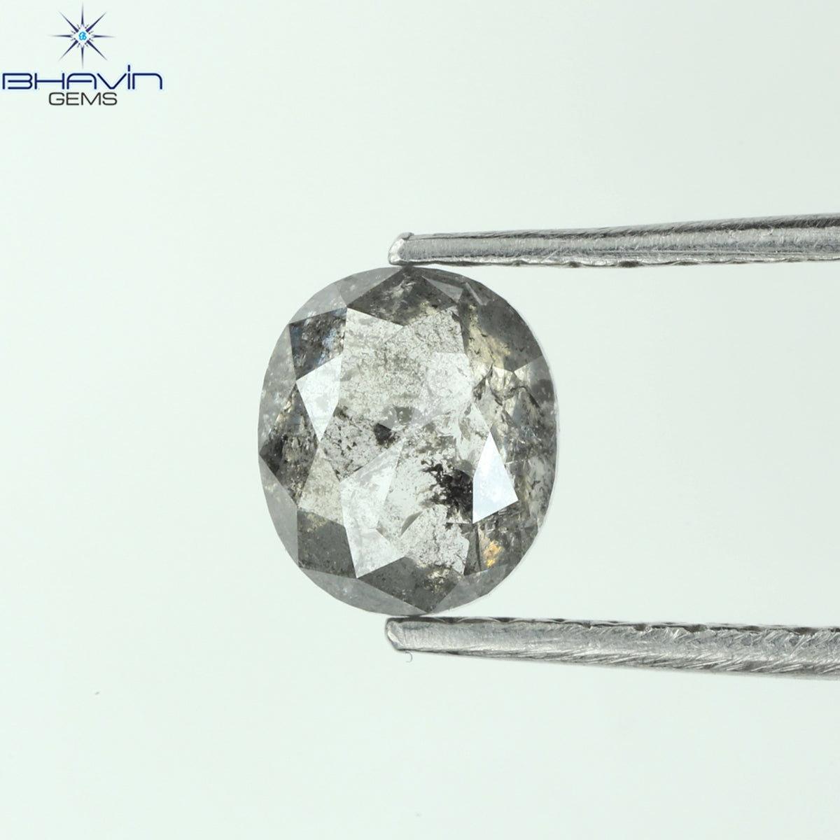 0.43 CT オーバルシェイプ ナチュラル ダイヤモンド ソルト アンド パッパー カラー I3 クラリティ (5.18 MM)