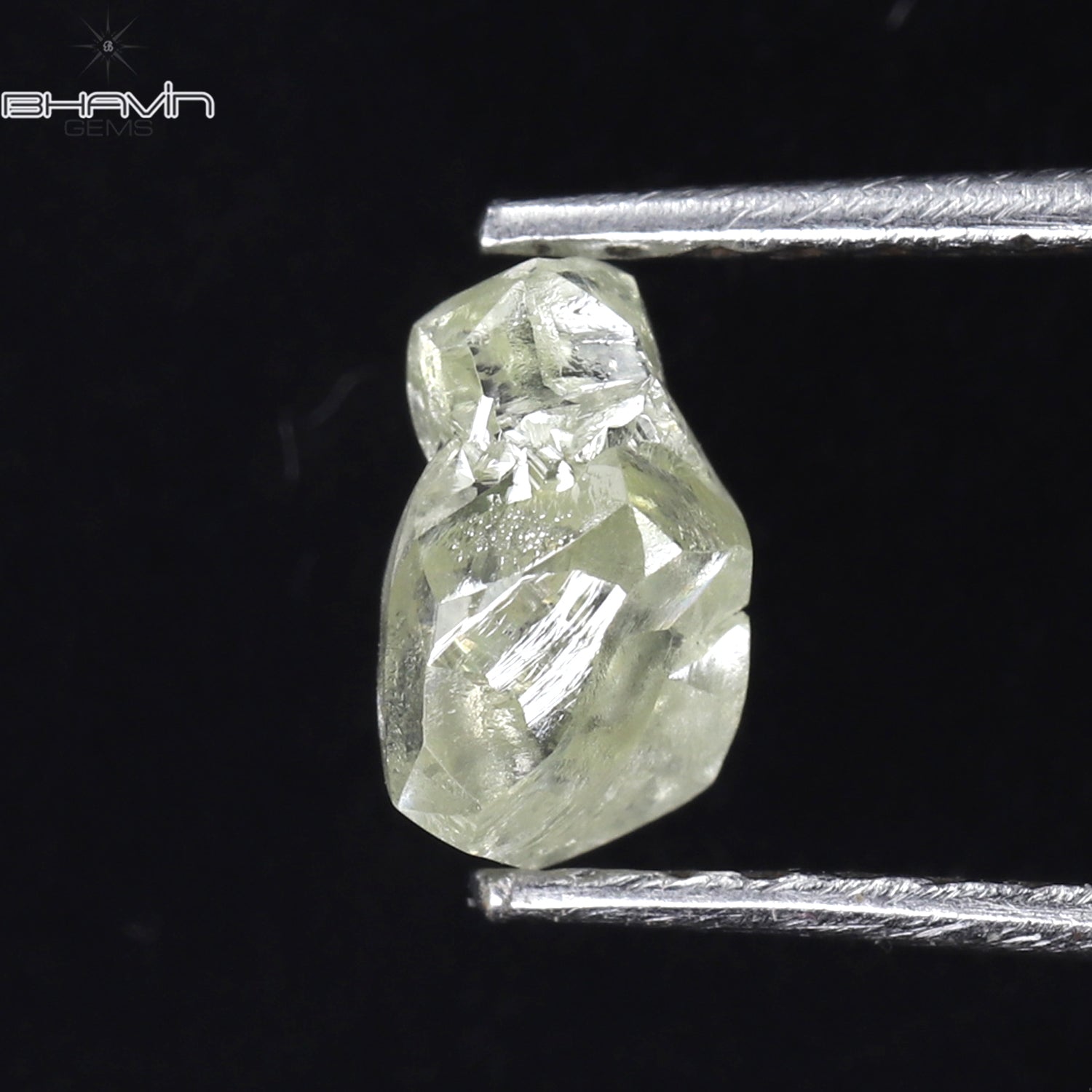 0.67 CT ラフシェイプ ナチュラル ダイヤモンド ホワイト カラー I2 クラリティ (6.20 MM)