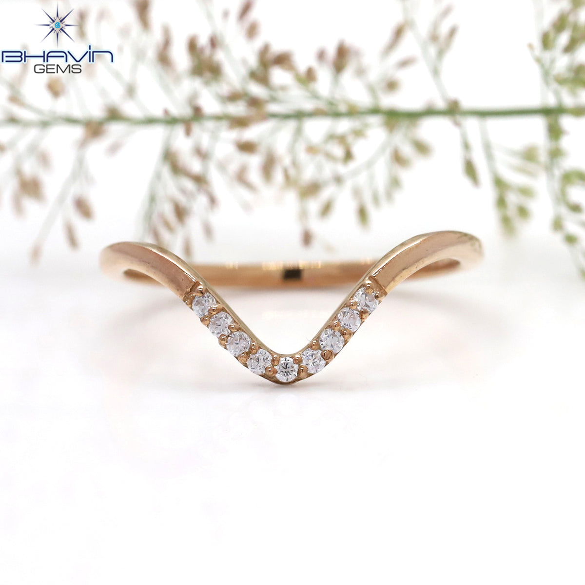 Minimalist V-Curve Natural Round Diamond Ring