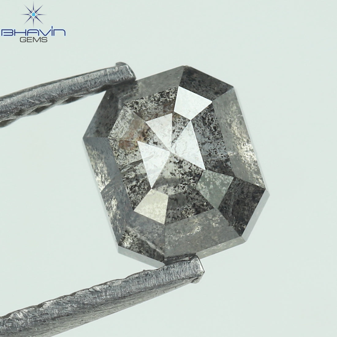 0.61 CT エメラルド シェイプ ナチュラル ルース ダイヤモンド ソルト アンド ペッパー カラー I3 クラリティ (4.77 MM)
