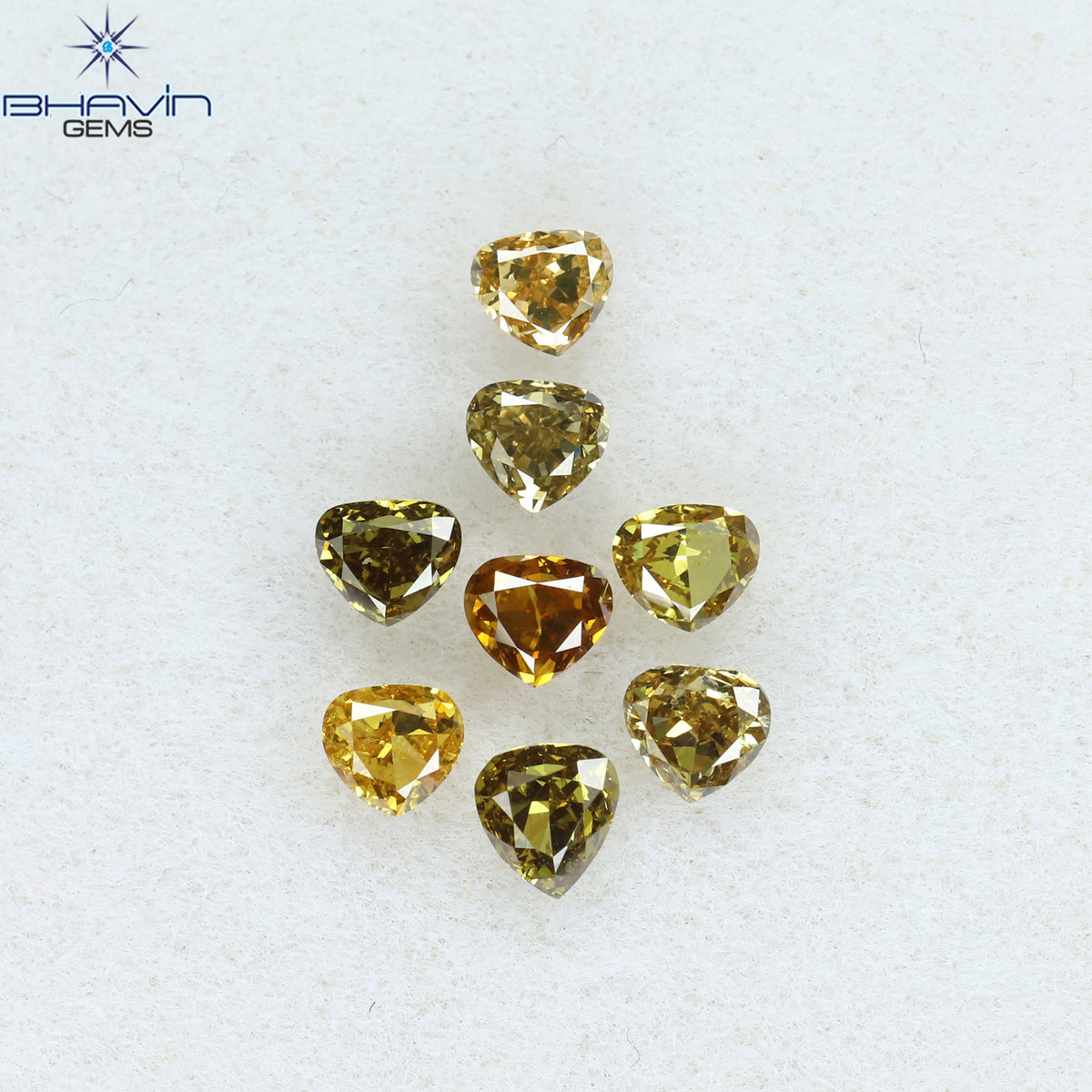 0.84 CT/8 Pcs Natural Heart Diamond Mix Fancy Color Clarity SI (3.20 MM)
