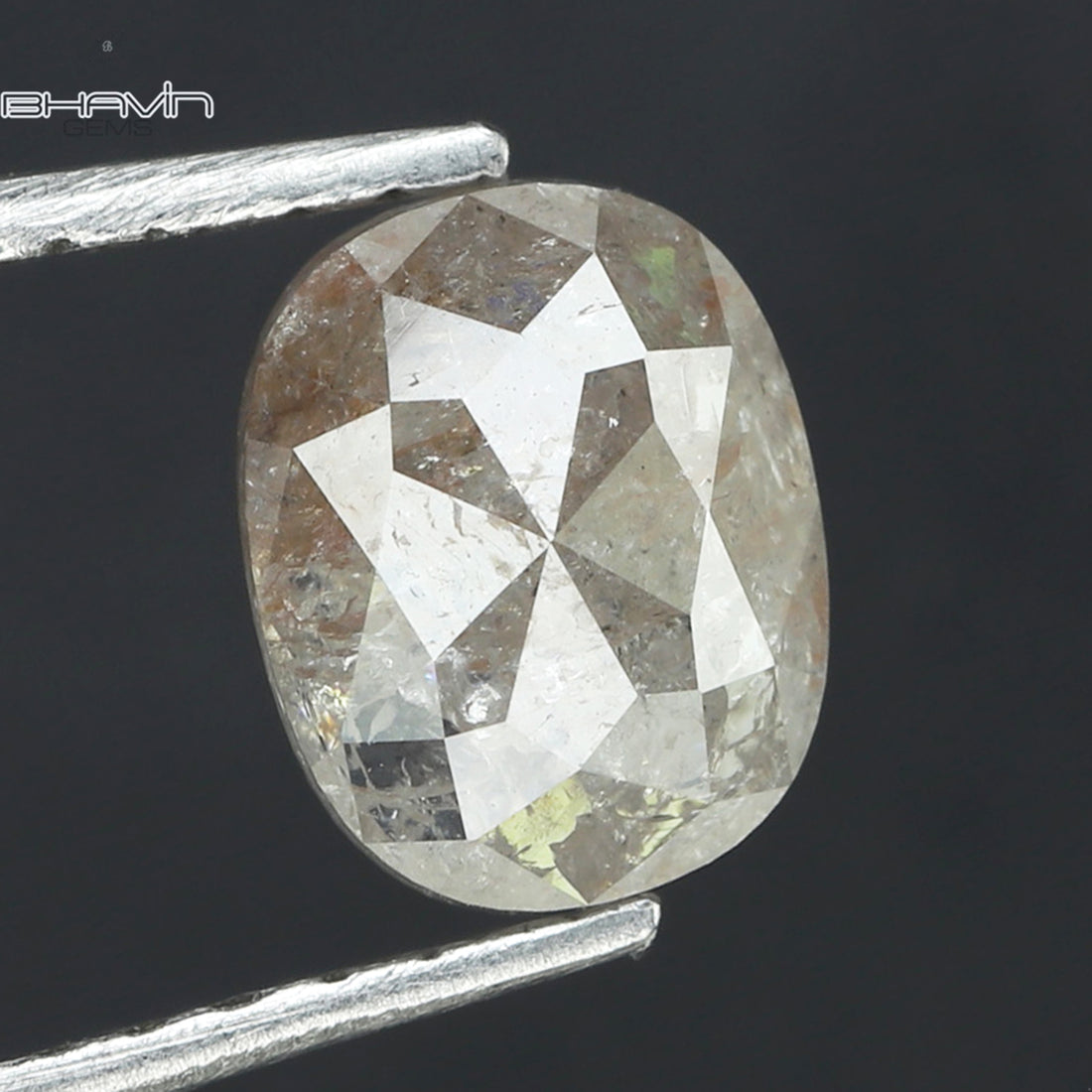 1.04 CT オーバルシェイプ ナチュラル ダイヤモンド ホワイト ミルキー カラー I3 クラリティ (6.70 MM)