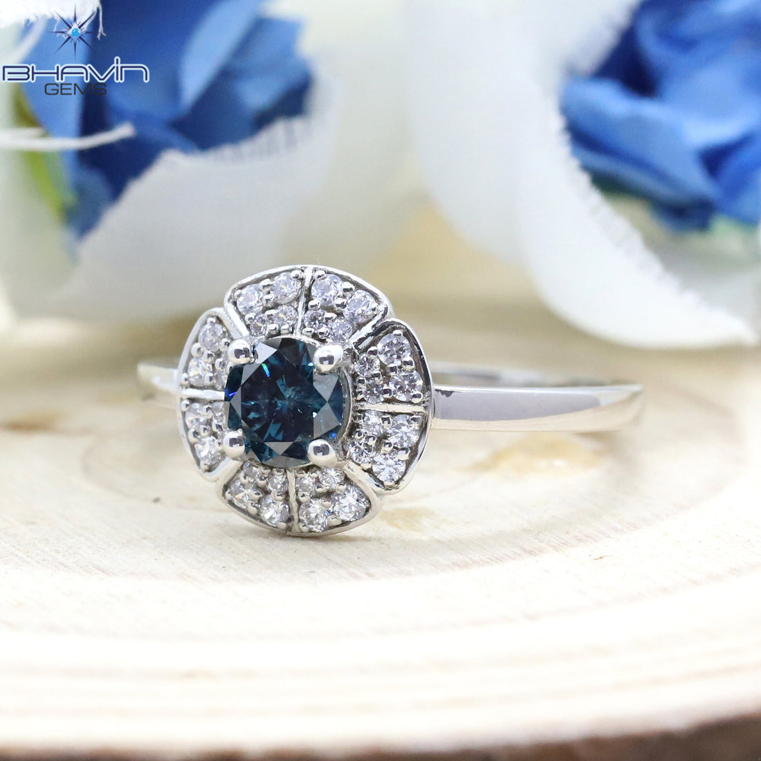 Natural Vintage Luxury Round Diamond Ring