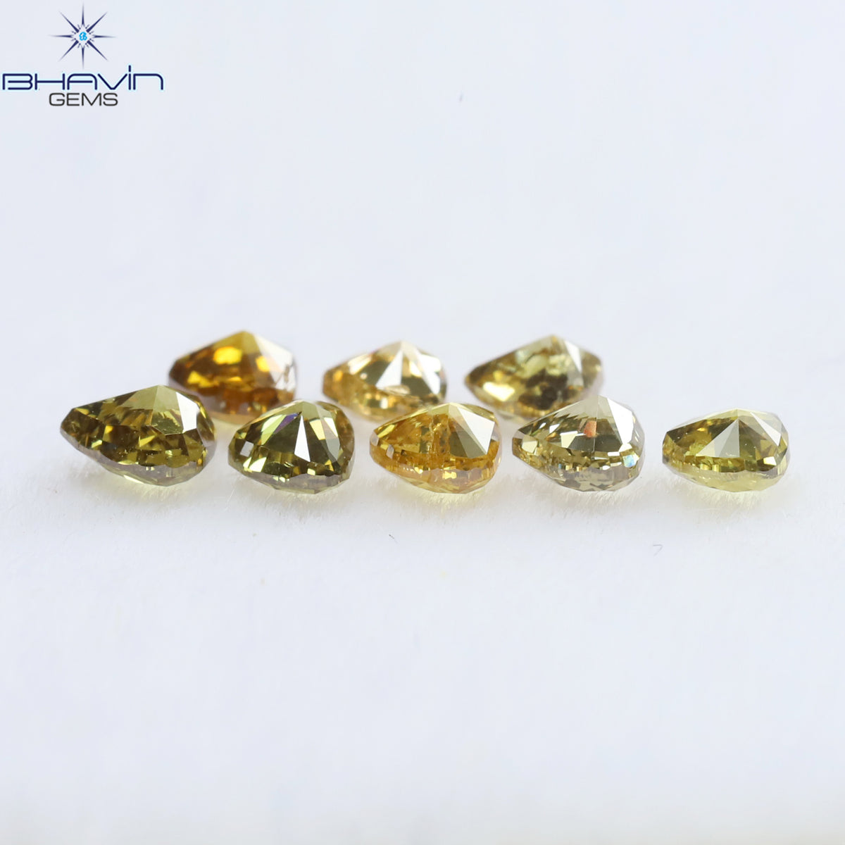 0.84 CT/8 Pcs Natural Heart Diamond Mix Fancy Color Clarity SI (3.20 MM)