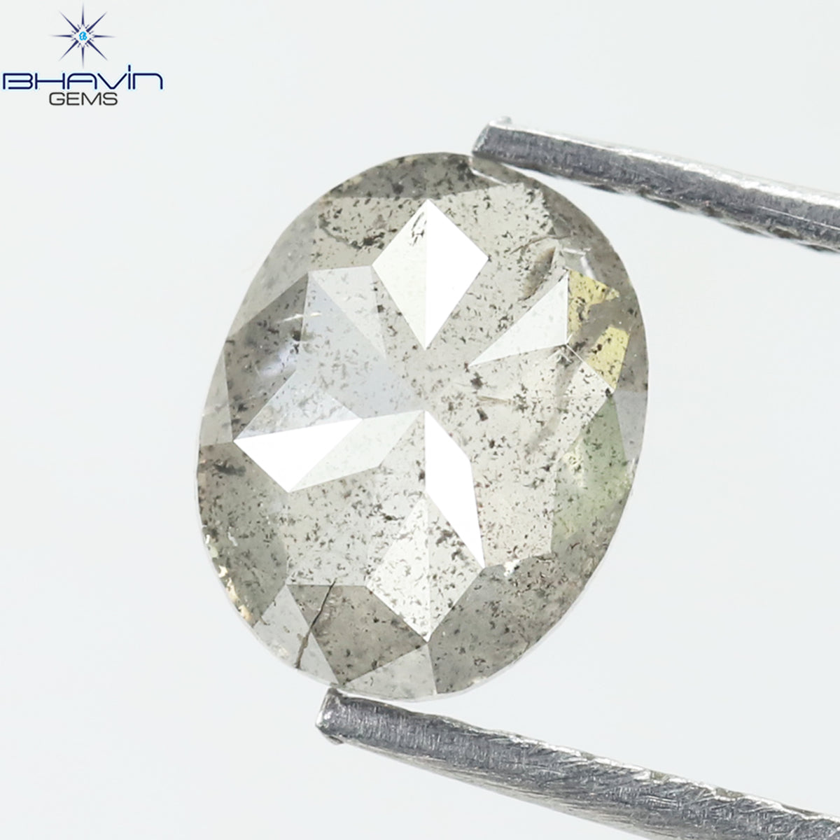 0.78 CT オーバルシェイプ ナチュラル ダイヤモンド ソルト アンド ペッパー カラー I3 クラリティ (6.70 MM)