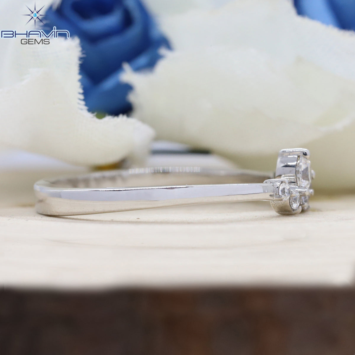 Timeless Curve Ring in Natural Diamond Beauty