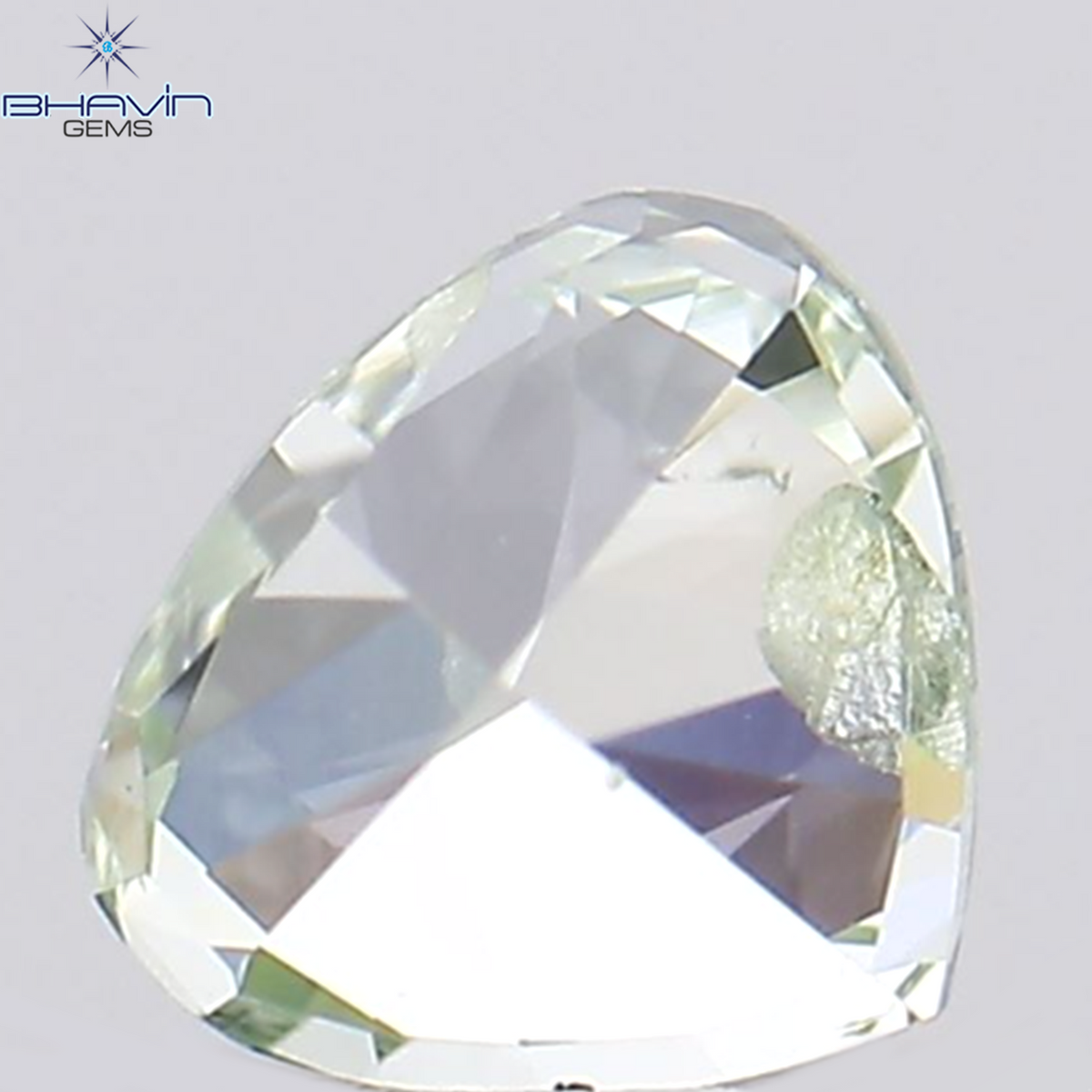 0.24 CT ハート シェイプ ナチュラル ダイヤモンド グリーン カラー SI1 クラリティ (4.11 MM)