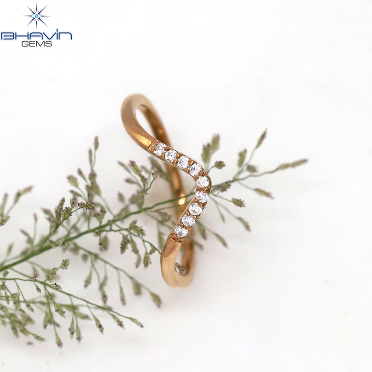 Minimalist V-Curve Natural Round Diamond Ring