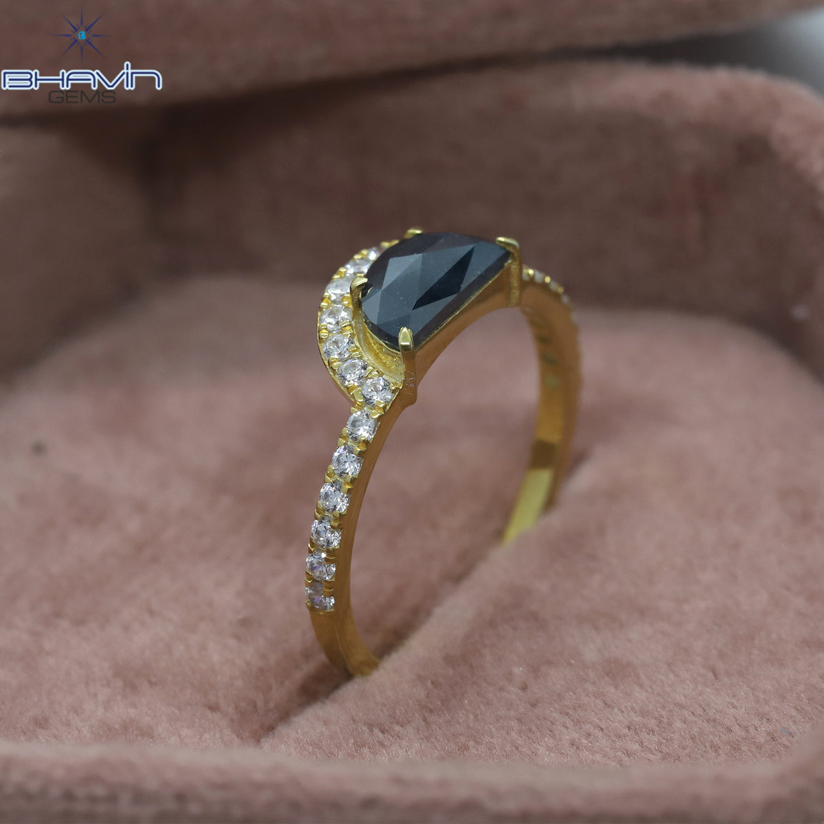 ハーフムーン ダイヤモンド ブルー ダイヤモンド 天然ダイヤモンド リング 婚約指輪
