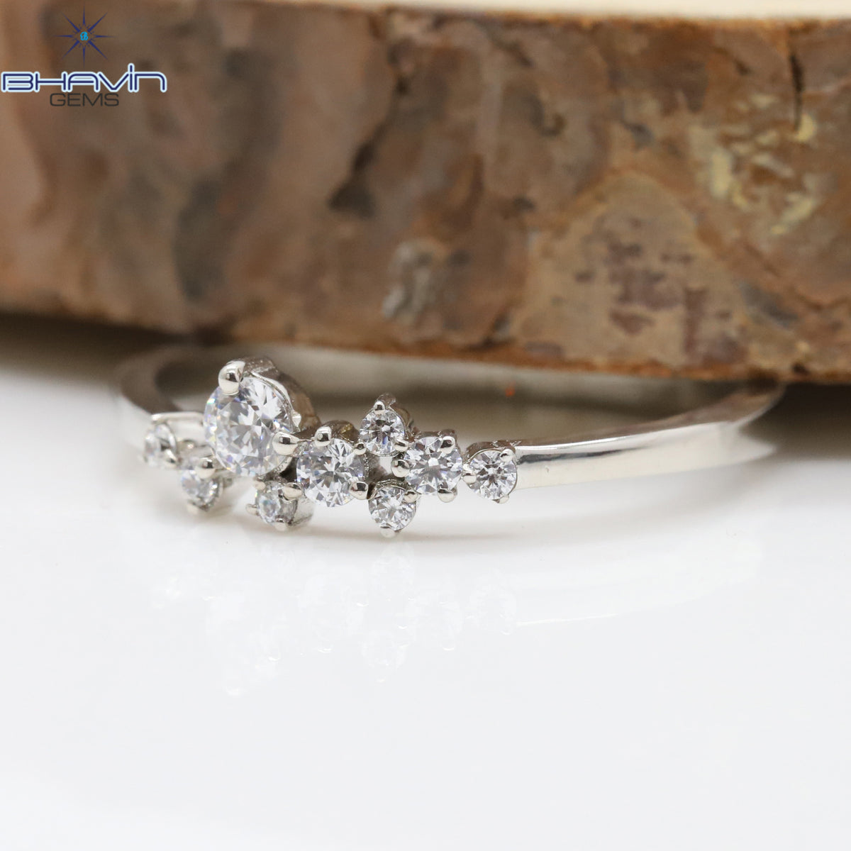 Timeless Curve Ring in Natural Diamond Beauty
