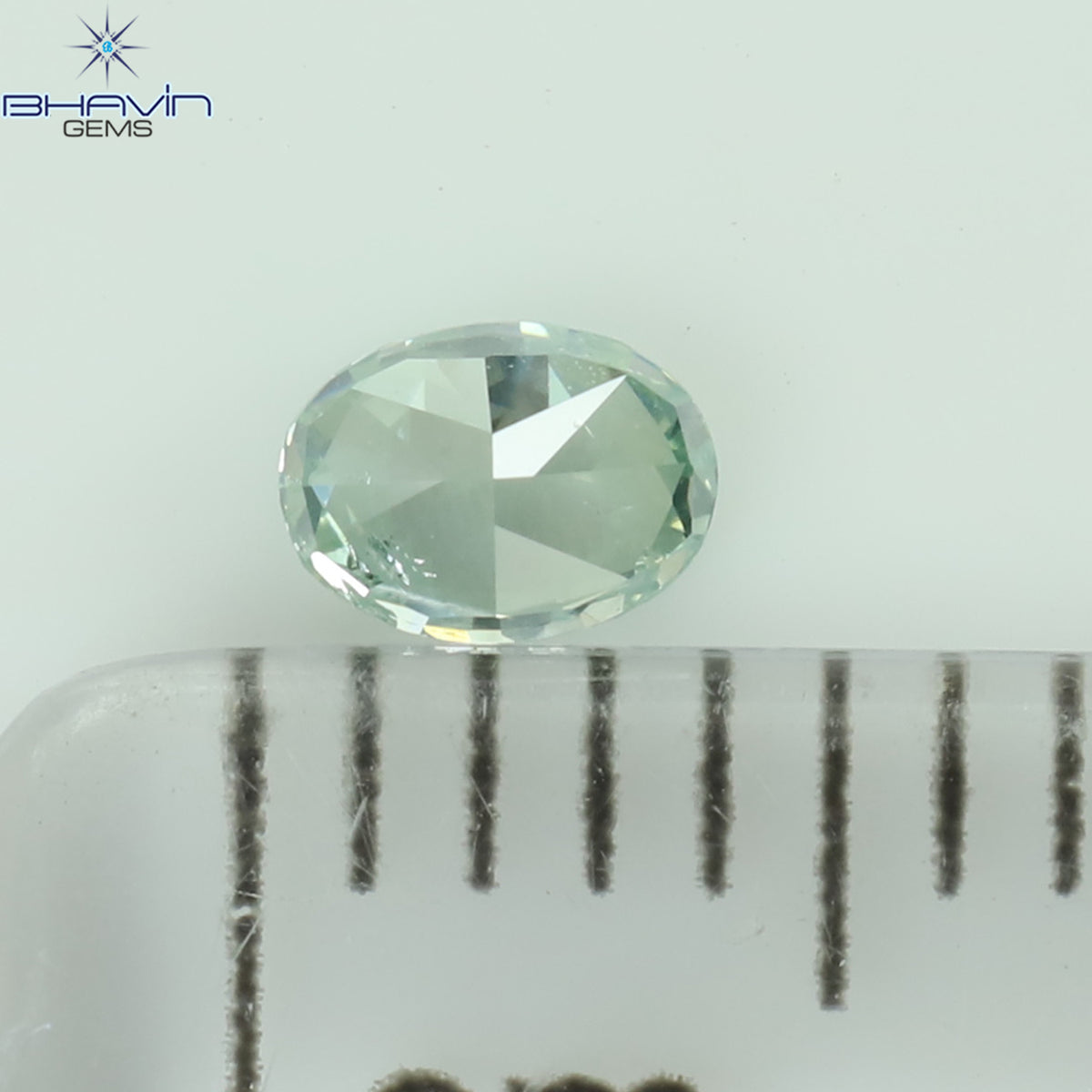 0.10 CT オーバルシェイプ ナチュラル ダイヤモンド ブルーイッシュ グリーン カラー VS1 クラリティ (3.57 MM)
